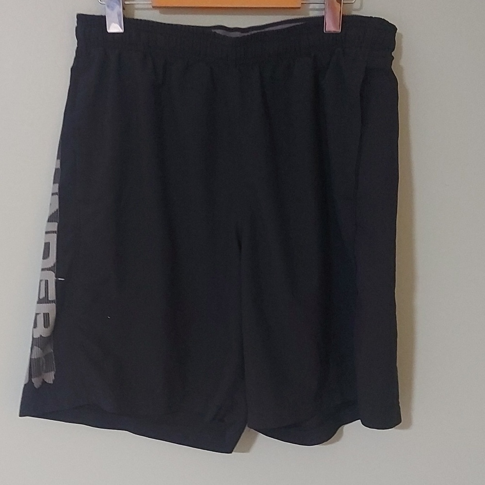 Under armour shorts large